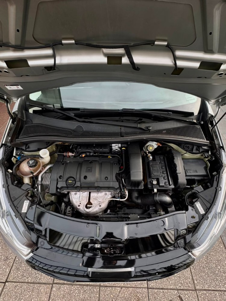 Peugeot 208 Active — foto 19